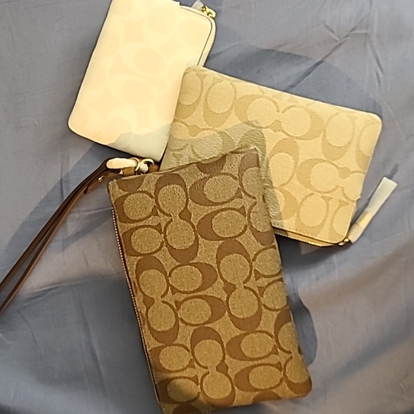 Coach Corner Zip Trio In Signature Canvas NWT - Picture 8 of 8